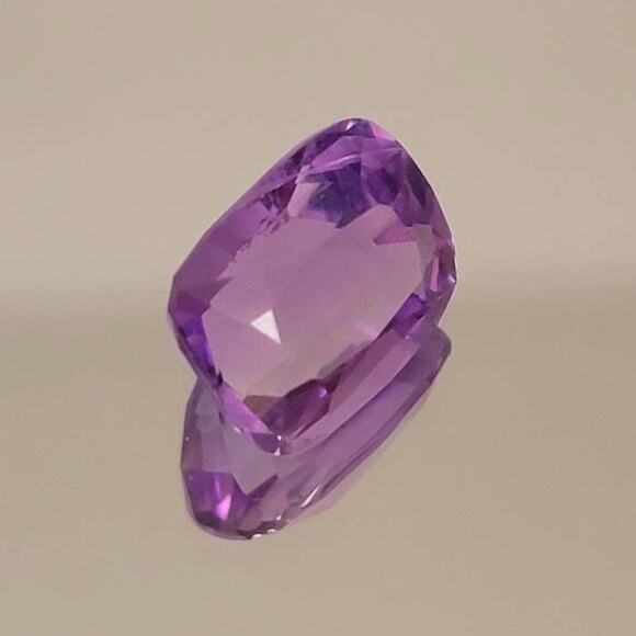 Gorgeous 6+ Carat VVS Cushion Cut Amethyst! - Picture 2 of 6